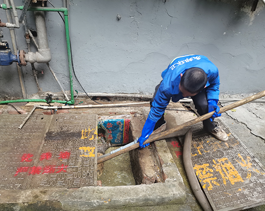 乌拉特后清掏化粪池